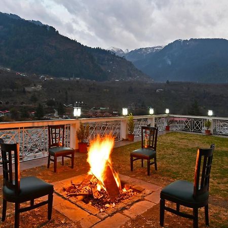 Mastiff Grand Manali Resort Ngoại thất bức ảnh