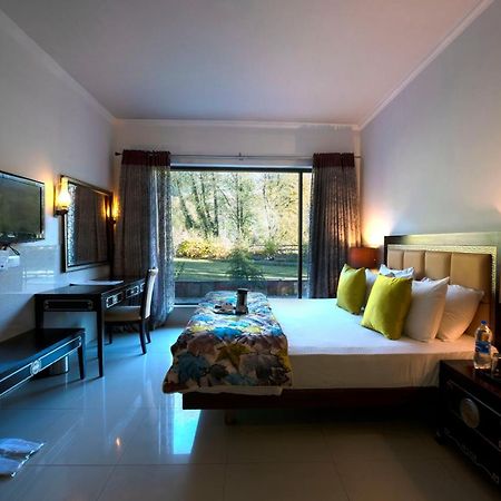 Mastiff Grand Manali Resort Ngoại thất bức ảnh