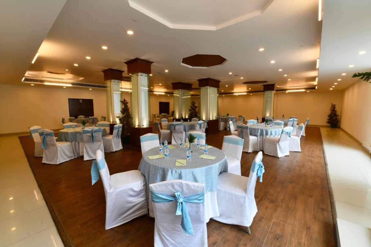 Mastiff Grand Manali Resort Ngoại thất bức ảnh