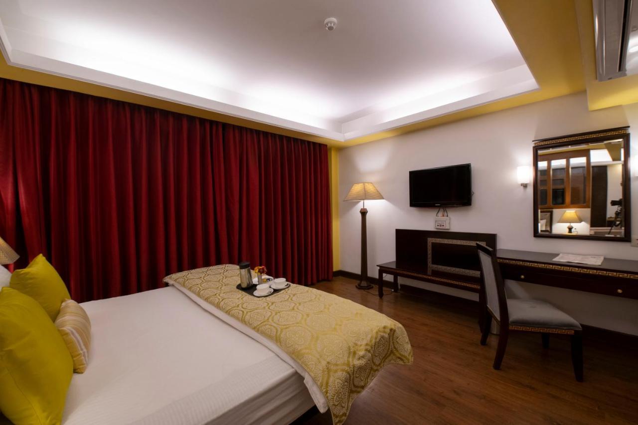 Mastiff Grand Manali Resort Ngoại thất bức ảnh