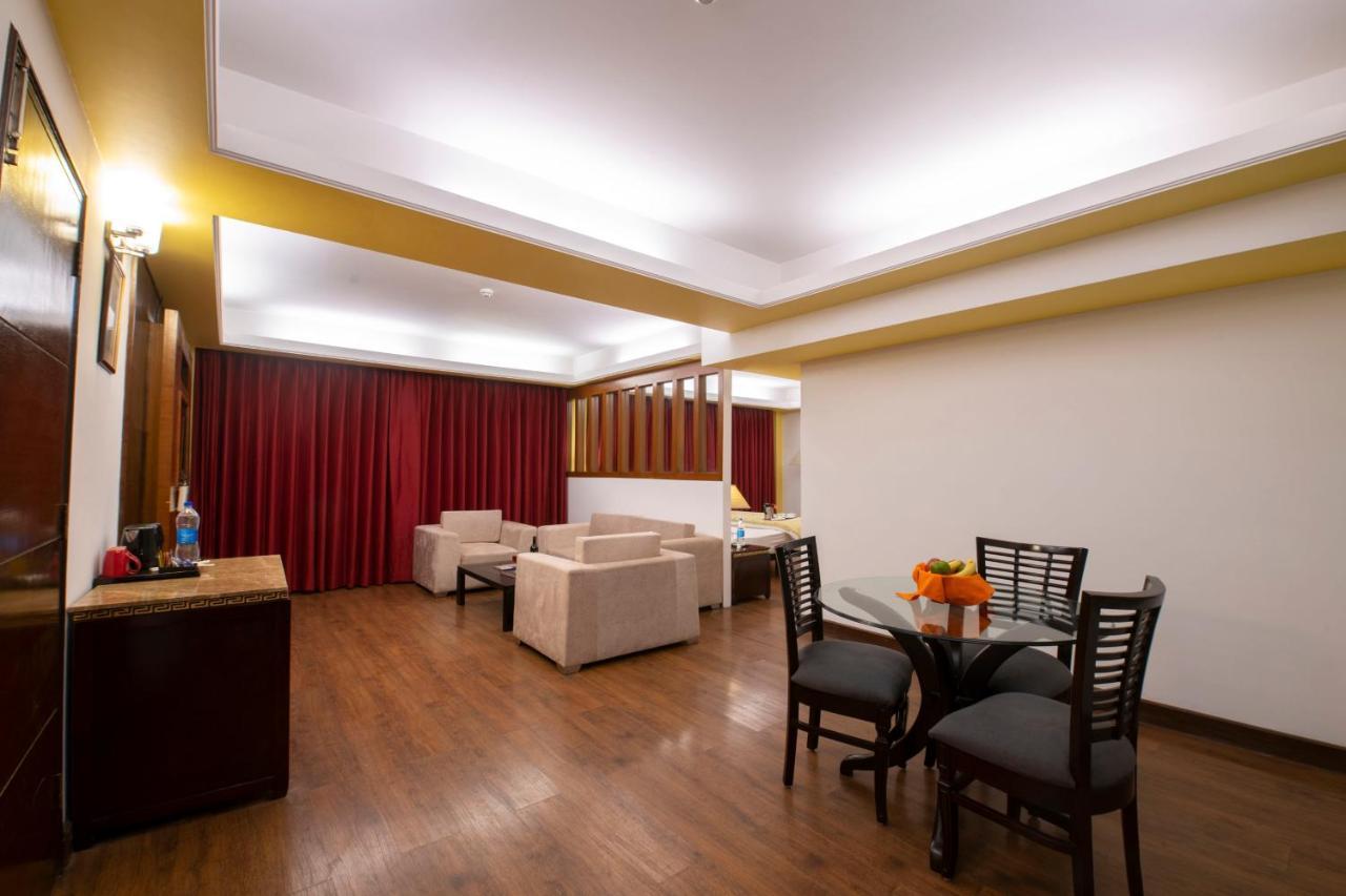 Mastiff Grand Manali Resort Ngoại thất bức ảnh