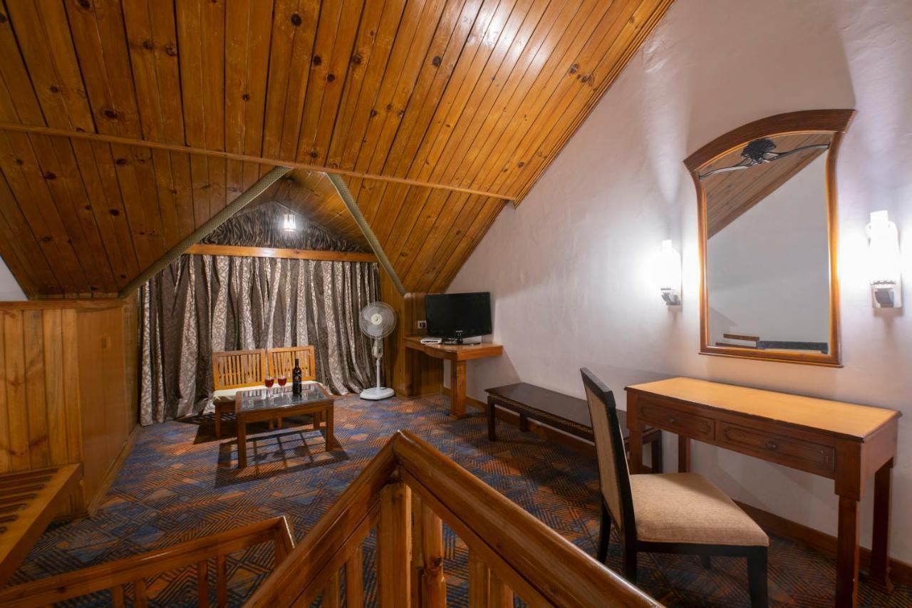 Mastiff Grand Manali Resort Ngoại thất bức ảnh