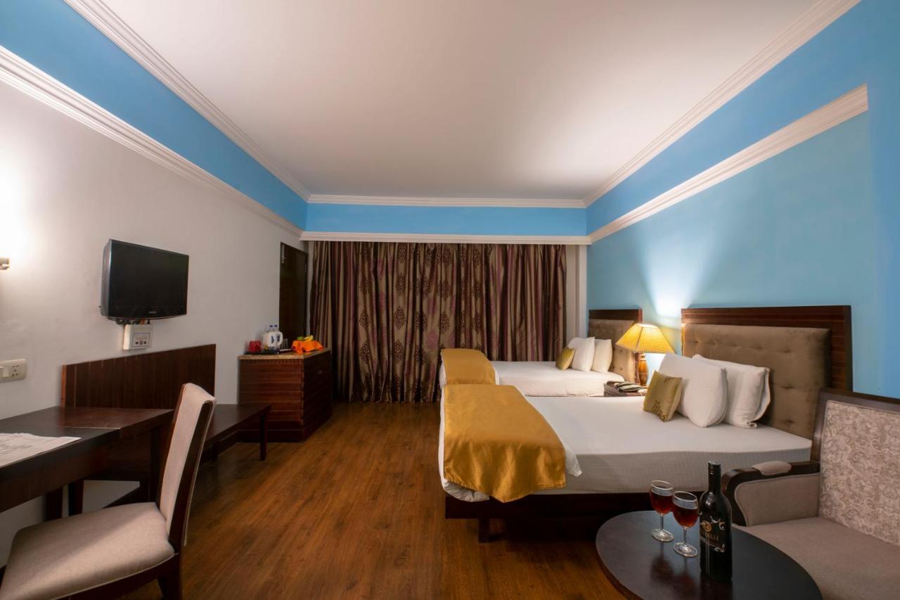 Mastiff Grand Manali Resort Ngoại thất bức ảnh