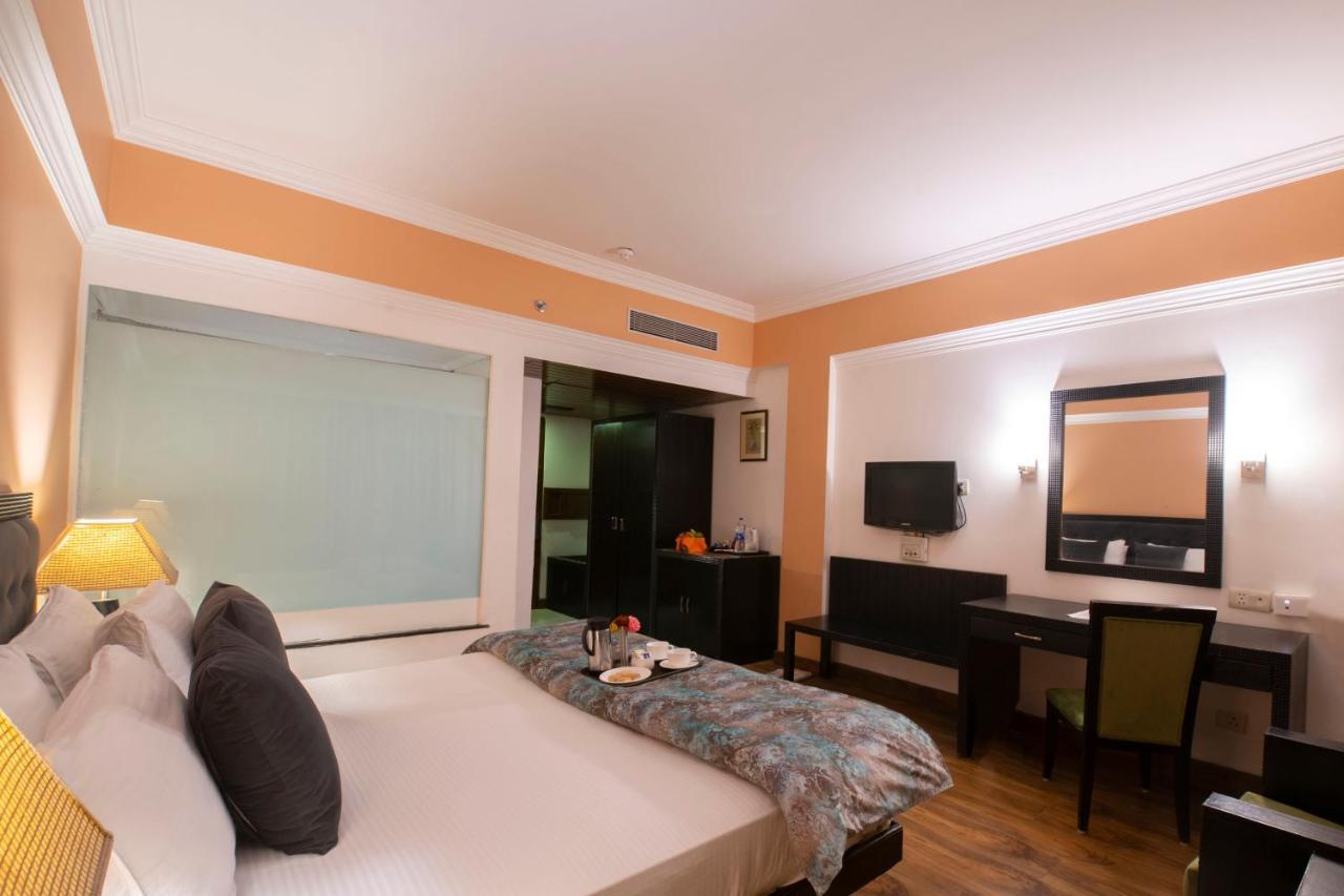 Mastiff Grand Manali Resort Ngoại thất bức ảnh