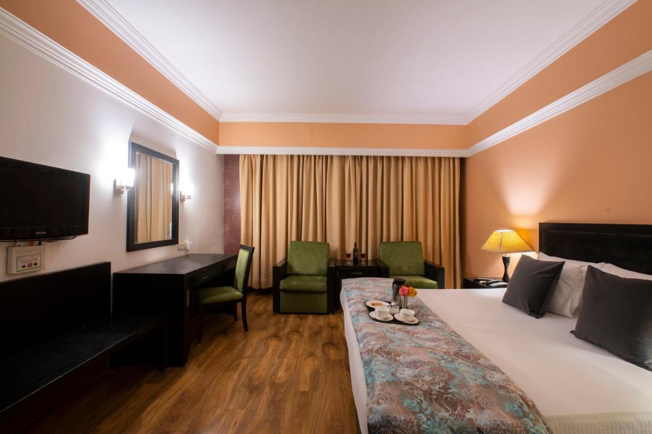 Mastiff Grand Manali Resort Ngoại thất bức ảnh
