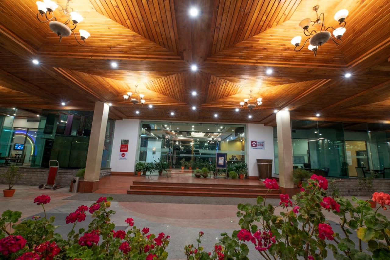 Mastiff Grand Manali Resort Ngoại thất bức ảnh
