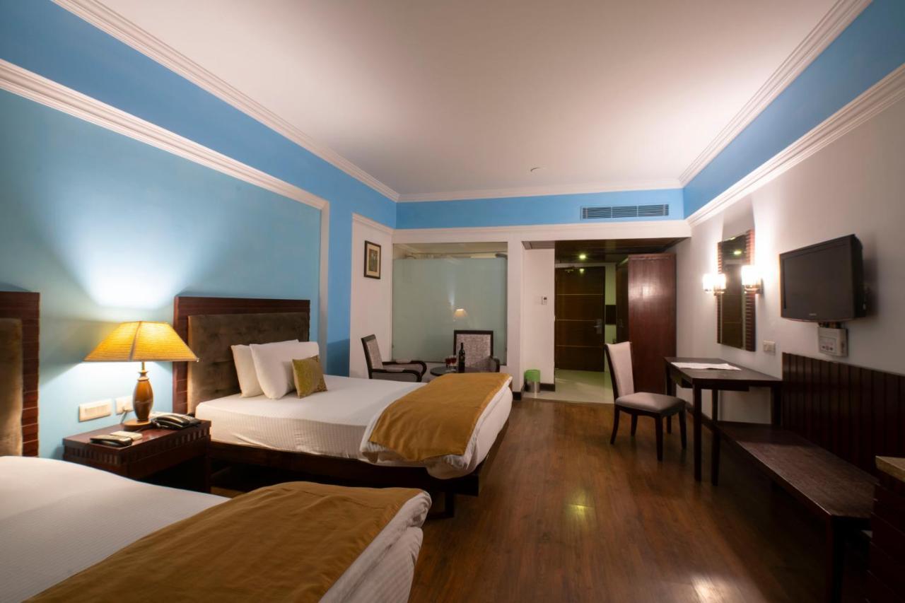 Mastiff Grand Manali Resort Ngoại thất bức ảnh